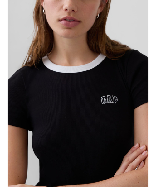 GAP(ギャップ)の「リブ GAPロゴ 半袖チビTシャツ(Tシャツ/カットソー・レディース・ピンク/ホワイト/ベージュ/ブラック/ブルー/イエロー・XS/XXS/S/M/L/XL)」の3枚目の写真