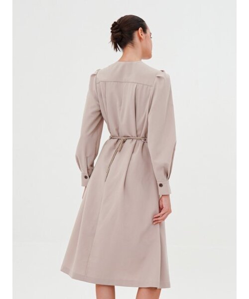 ACUD(アクド)の「V-neck Long Sleeve Shirt Dress _Beige(ワンピース・レディース・ベージュ・M/S)」の4枚目の写真