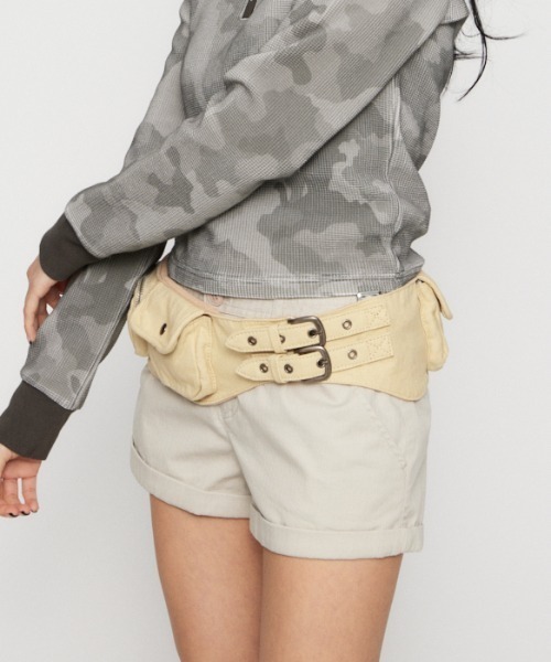 LAGUA GEM(ラグアジェム)の「COTTON POCKET BELT バッグ(ボディバッグ/ウエストポーチ・レディース・ライトベージュ/カーキ・FREE)」の2枚目の写真