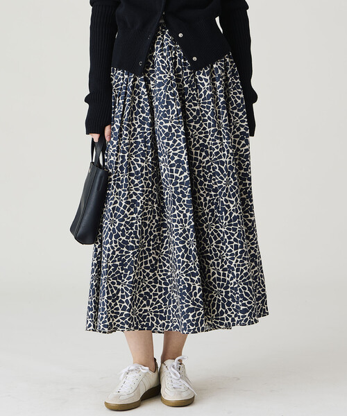 ORCIVAL（オーシバル）の「ORCIVAL | コットンポプリン プリントAラインスカート WOMEN（スカート・レディース・ブルー系その他5/グリーン系その他・1）」の2枚目の写真