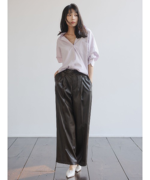 anuans（アニュアンス）の「レザーライクリボンベルトパンツ（その他パンツ・レディース・ダークブラウン・M/S）」の2枚目の写真