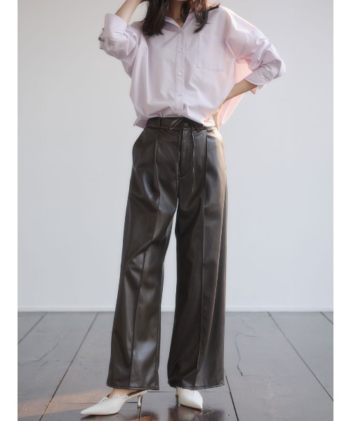 anuans（アニュアンス）の「レザーライクリボンベルトパンツ（その他パンツ・レディース・ダークブラウン・M/S）」の4枚目の写真