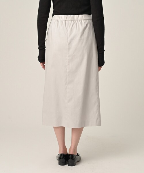 UNTITLED（アンタイトル）の「【洗える/後ろウエストゴム】デニム調シャンブレーナロースカート（スカート・レディース・ネイビー/ライトベージュ・48/46/44/42/04/03/02/01/00/50）」の15枚目の写真