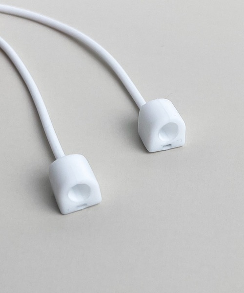 CALIFORNIA OUTFITTERS（カリフォルニア アウトフィッターズ）の「1D31-KR マグネット吸着 コードレスイヤフォン 紛失防止ストラップ ワイヤレスイヤホンネックストラップ AirPods対応（ヘッドフォン/イヤホン・レディース・ブラック/ホワイト・ONESIZE）」の8枚目の写真