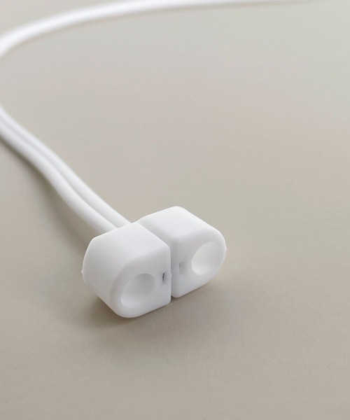 CALIFORNIA OUTFITTERS（カリフォルニア アウトフィッターズ）の「1D31-KR マグネット吸着 コードレスイヤフォン 紛失防止ストラップ ワイヤレスイヤホンネックストラップ AirPods対応（ヘッドフォン/イヤホン・レディース・ブラック/ホワイト・ONESIZE）」の9枚目の写真