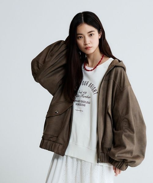 JEANASIS（ジーナシス）の「モンスターフードブルゾン/647989（ブルゾン・レディース・ブラウン/グレー系その他/ブラック/アイボリー・FREE）」の4枚目の写真