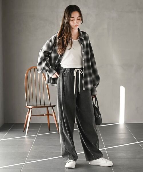 rps(アールピーエス)の「カットデニムイージーパンツ(デニムパンツ・レディース・ブラック/ブルー・フリー)」の3枚目の写真