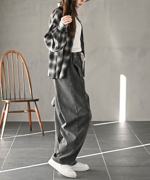 rps(アールピーエス)の「カットデニムイージーパンツ(デニムパンツ・レディース・ブラック/ブルー・フリー)」の6枚目の写真