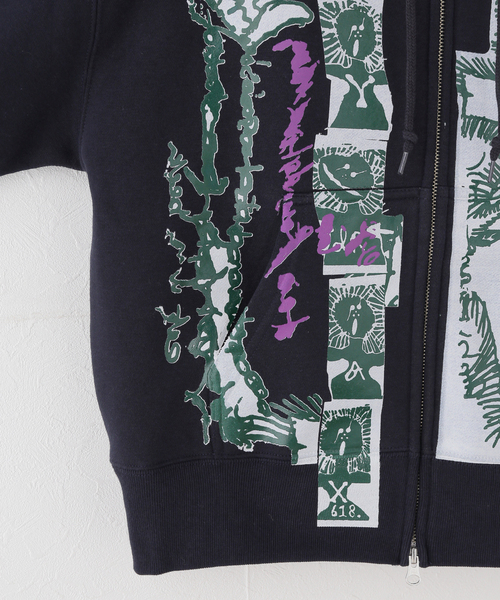 PULP/417EDIFICE(パルプフォーワンセブンエディフィス)の「UK ARTIST PROJECT【LEOMI】FLOWERS HOODIE(パーカー・レディース・ネイビー・SMALL/MEDIUM)」の9枚目の写真