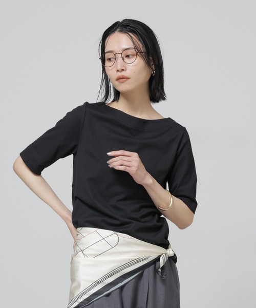 NANO universe（ナノユニバース）の「Anti Soaked(R) 汗染み防止ボートネックTシャツ（Tシャツ/カットソー・レディース・トップグレー/ブラック/ホワイト/チャコール・S/M/L）」の2枚目の写真