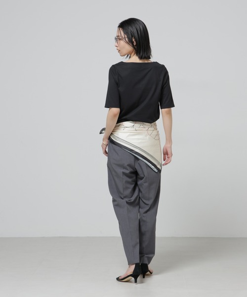 NANO universe（ナノユニバース）の「Anti Soaked(R) 汗染み防止ボートネックTシャツ（Tシャツ/カットソー・レディース・トップグレー/ブラック/ホワイト/チャコール・S/M/L）」の9枚目の写真