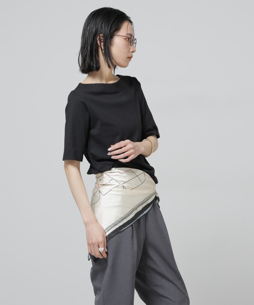 NANO universe（ナノユニバース）の「Anti Soaked(R) 汗染み防止ボートネックTシャツ（Tシャツ/カットソー・レディース・トップグレー/ブラック/ホワイト/チャコール・S/M/L）」の6枚目の写真