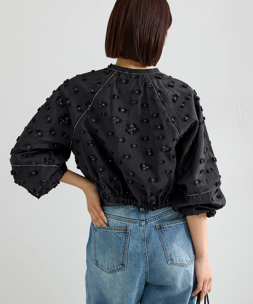 IENA(イエナ)の「フラワージャガードボリュームブラウス(シャツ/ブラウス・レディース・ブラック/ホワイト・FREE)」の7枚目の写真