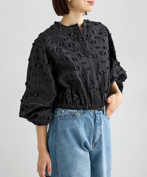 IENA(イエナ)の「フラワージャガードボリュームブラウス(シャツ/ブラウス・レディース・ブラック/ホワイト・FREE)」の9枚目の写真
