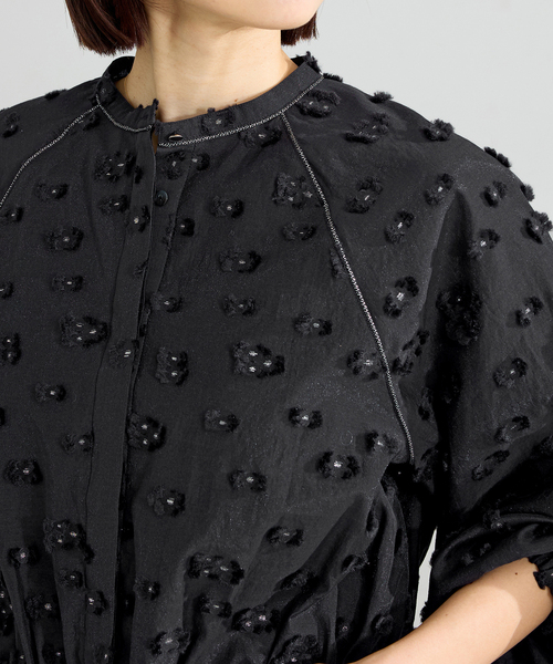 IENA(イエナ)の「フラワージャガードボリュームブラウス(シャツ/ブラウス・レディース・ブラック/ホワイト・FREE)」の10枚目の写真