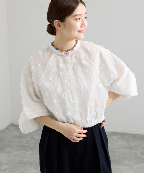 IENA(イエナ)の「フラワージャガードボリュームブラウス(シャツ/ブラウス・レディース・ブラック/ホワイト・FREE)」の16枚目の写真