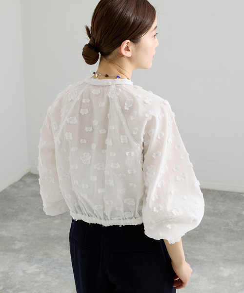 IENA(イエナ)の「フラワージャガードボリュームブラウス(シャツ/ブラウス・レディース・ブラック/ホワイト・FREE)」の18枚目の写真
