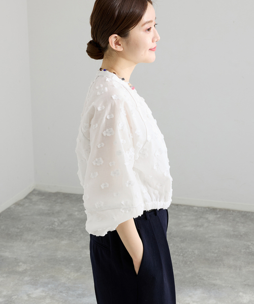 IENA(イエナ)の「フラワージャガードボリュームブラウス(シャツ/ブラウス・レディース・ブラック/ホワイト・FREE)」の19枚目の写真