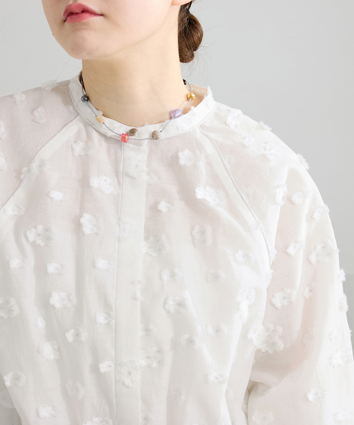 IENA(イエナ)の「フラワージャガードボリュームブラウス(シャツ/ブラウス・レディース・ブラック/ホワイト・FREE)」の21枚目の写真