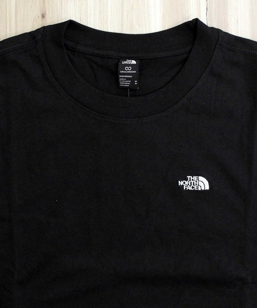 THE NORTH FACE(ザノースフェイス)の「エッセンシャル オーバーサイズ ワンポイント 半袖Tシャツ M TNF ESSENTIAL OVERSIZED SHORT SLEEVE TEE(Tシャツ/カットソー・メンズ・ブラック/ホワイト系・M/L/XL)」の9枚目の写真