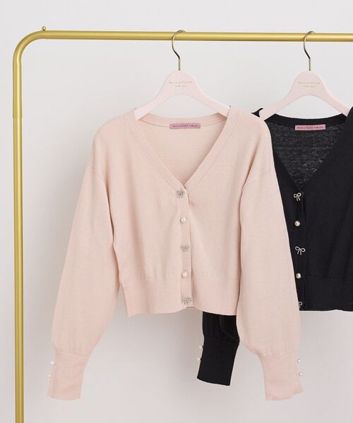 Maison de FLEUR（メゾンドフルール）の「ビジューリボンカーディガン（カーディガン/ボレロ・レディース・ブラック/ピンク・FREE）」の2枚目の写真