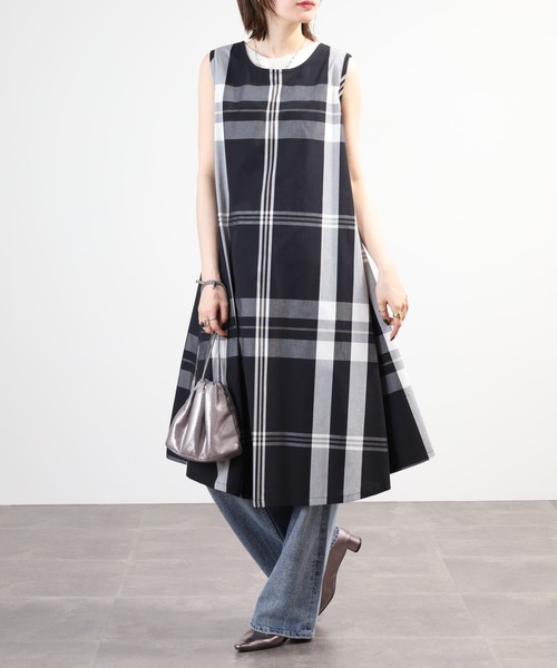 Anna Nicola(アンナニコラ)の「Anna Nicola チェックノースリーブワンピース(ワンピース・レディース・ブラック/ネイビー・38)」の2枚目の写真