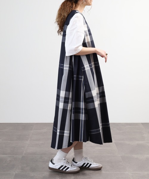 Anna Nicola(アンナニコラ)の「Anna Nicola チェックノースリーブワンピース(ワンピース・レディース・ブラック/ネイビー・38)」の13枚目の写真