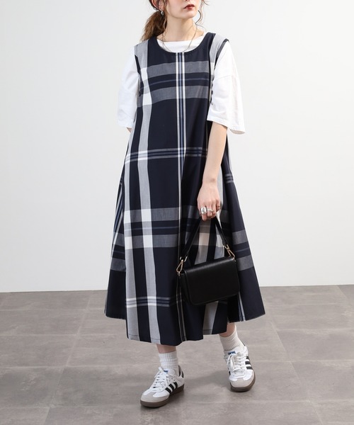 Anna Nicola(アンナニコラ)の「Anna Nicola チェックノースリーブワンピース(ワンピース・レディース・ブラック/ネイビー・38)」の11枚目の写真