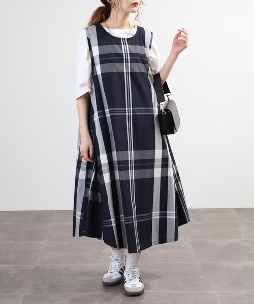 Anna Nicola(アンナニコラ)の「Anna Nicola チェックノースリーブワンピース(ワンピース・レディース・ブラック/ネイビー・38)」の10枚目の写真