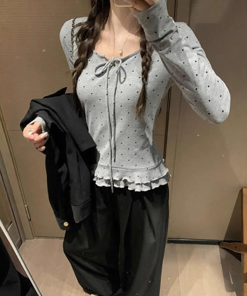 Emilie(エミリー)の「ドット柄 リボン Tシャツ ロンT(Tシャツ/カットソー・レディース・ホワイト/グレー/ブラック・FREE)」の3枚目の写真