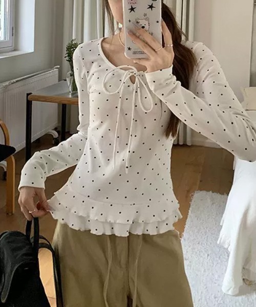 Emilie(エミリー)の「ドット柄 リボン Tシャツ ロンT(Tシャツ/カットソー・レディース・ホワイト/グレー/ブラック・FREE)」の4枚目の写真
