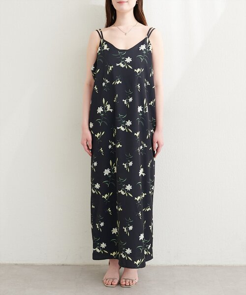 natural couture（ナチュラルクチュール）の「フラワープリントキャミワンピース（ワンピース・レディース・ブラック/アイボリー・FREE）」の15枚目の写真