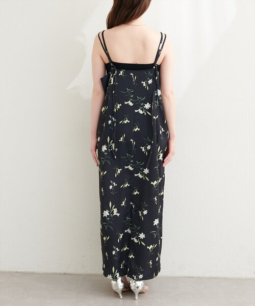 natural couture（ナチュラルクチュール）の「フラワープリントキャミワンピース（ワンピース・レディース・ブラック/アイボリー・FREE）」の17枚目の写真