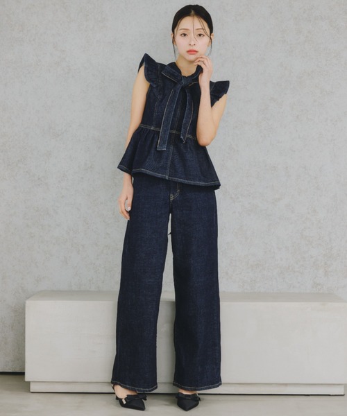 JILL by JILL STUART（ジルバイジルスチュアート）の「SOMETHING 別注レースアップワイドデニムパンツ（デニムパンツ・レディース・ネイビー/ブルー/ピンク・SMALL/MEDIUM）」の2枚目の写真