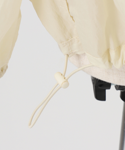 Spick & Span（スピックアンドスパン）の「《WEB限定 / 追加》シアーフロントZIPブルゾン（その他アウター・レディース・ベージュ/グレー・FREE）」の6枚目の写真