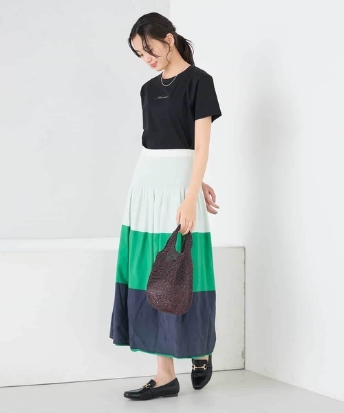 a.v.v(アーヴェヴェ)の「【UVカット/接触冷感】コンパクトロゴTシャツ(Tシャツ/カットソー・レディース・グレー系その他/ブラック/ホワイト・36/38/40)」の4枚目の写真