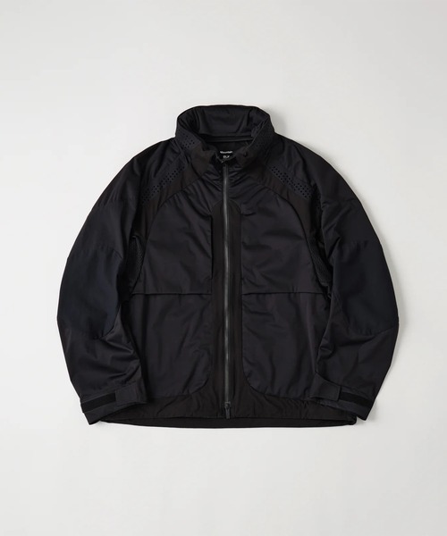 WHITE MOUNTAINEERING(ホワイトマウンテニアリング)の「【White Mountaineering/ホワイトマウンテニアリング】CONTRAST JACKET(ブルゾン・メンズ・ブラック・1/2)」の1枚目の写真