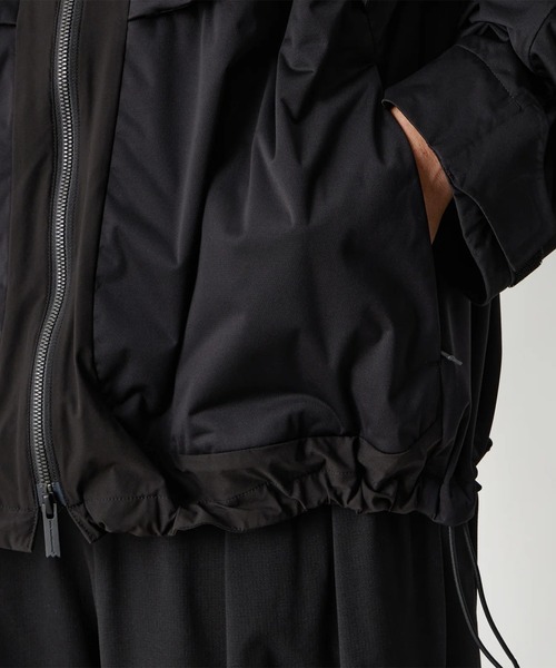 WHITE MOUNTAINEERING(ホワイトマウンテニアリング)の「【White Mountaineering/ホワイトマウンテニアリング】CONTRAST JACKET(ブルゾン・メンズ・ブラック・1/2)」の8枚目の写真