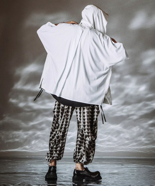 NO ID.(ノーアイディ)の「【NO ID.】Hood Dolman Zip Big Shirt / フード ドルマン ジップ ビッグ シャツ(シャツ/ブラウス・メンズ・その他23/グレー/ブラック/ホワイト・ONE SIZE)」の18枚目の写真