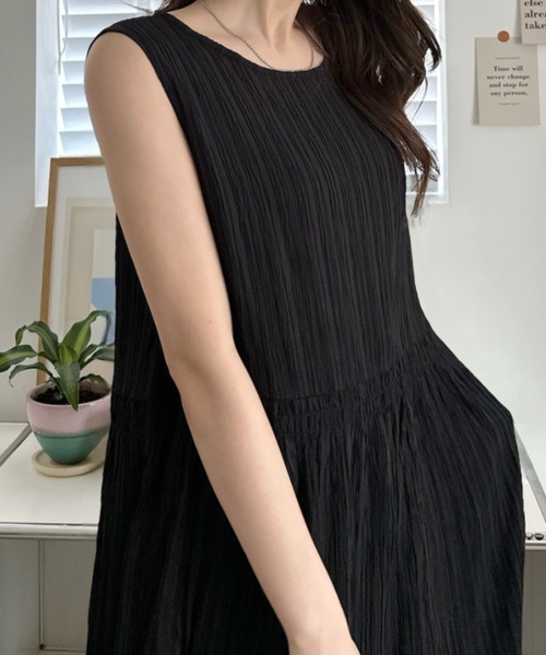 umune(ウムネ)の「ノースリーブワンピース ロング マキシ丈 ティアード フレア 袖なし 楊柳 シワ加工 ワッシャー ゆったり Aライン 体型カバー 涼しい 春夏(ワンピース・レディース・ミント/レッド/ブラック・FREE)」の8枚目の写真