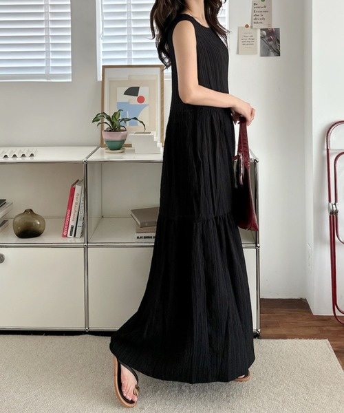 umune(ウムネ)の「ノースリーブワンピース ロング マキシ丈 ティアード フレア 袖なし 楊柳 シワ加工 ワッシャー ゆったり Aライン 体型カバー 涼しい 春夏(ワンピース・レディース・ミント/レッド/ブラック・FREE)」の10枚目の写真