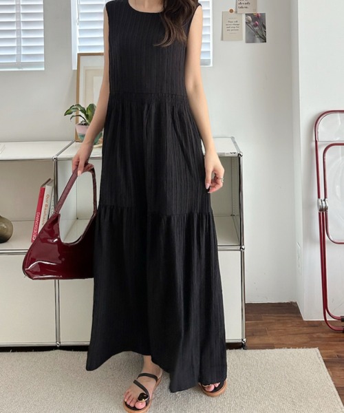 umune(ウムネ)の「ノースリーブワンピース ロング マキシ丈 ティアード フレア 袖なし 楊柳 シワ加工 ワッシャー ゆったり Aライン 体型カバー 涼しい 春夏(ワンピース・レディース・ミント/レッド/ブラック・FREE)」の20枚目の写真