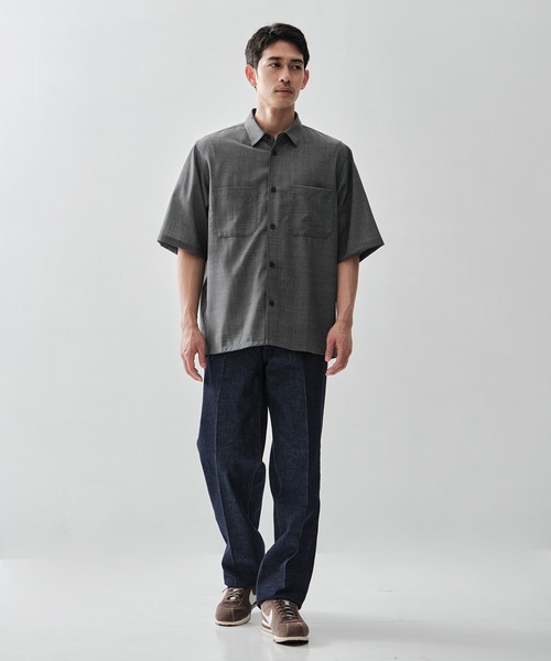 ATON(エイトン)の「【ATON / エイトン】別注TWIST WOOL GAUZE SHORT SLEEVE SHIRT(シャツ/ブラウス・メンズ・ネイビー/ブラック/グレー・2/4/6)」の14枚目の写真