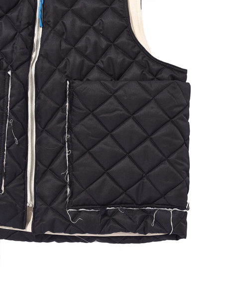 ADAM ET ROPE'（アダムエロペ）の「《別注》【CAMIEL FORTGENS/カミエル フォートヘンス】ZIP VEST Technical padded - black（その他アウター・メンズ・ブラック・M）」の3枚目の写真