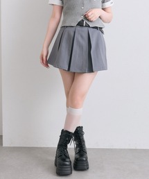 合皮ベルト付きプリーツスカート
