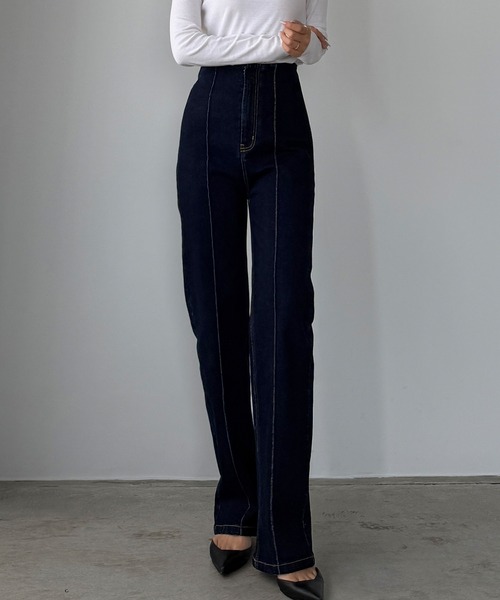 Louere（ルエレ）の「ハイウエストピンタックストレートデニムパンツ[高身長サイズST有り]（デニムパンツ・レディース・ワンウォッシュ/ブラック/ライトブルー・X-LARGE/LARGE/MEDIUM/SMALL/ST）」の3枚目の写真
