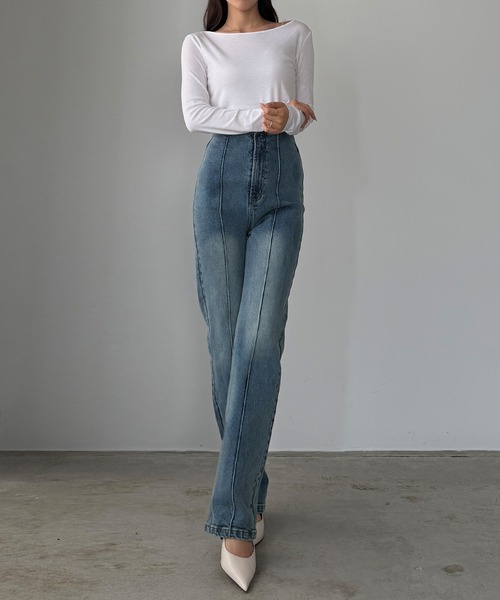 Louere（ルエレ）の「ハイウエストピンタックストレートデニムパンツ[高身長サイズST有り]（デニムパンツ・レディース・ワンウォッシュ/ブラック/ライトブルー・X-LARGE/LARGE/MEDIUM/SMALL/ST）」の4枚目の写真