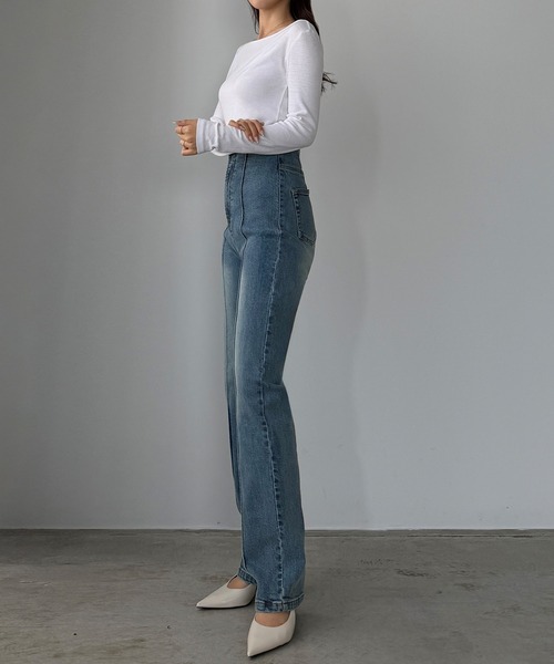 Louere（ルエレ）の「ハイウエストピンタックストレートデニムパンツ[高身長サイズST有り]（デニムパンツ・レディース・ワンウォッシュ/ブラック/ライトブルー・X-LARGE/LARGE/MEDIUM/SMALL/ST）」の5枚目の写真