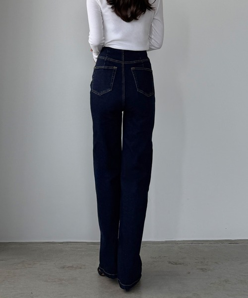 Louere（ルエレ）の「ハイウエストピンタックストレートデニムパンツ[高身長サイズST有り]（デニムパンツ・レディース・ワンウォッシュ/ブラック/ライトブルー・X-LARGE/LARGE/MEDIUM/SMALL/ST）」の13枚目の写真