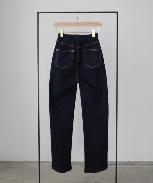 Louere（ルエレ）の「ハイウエストピンタックストレートデニムパンツ[高身長サイズST有り]（デニムパンツ・レディース・ワンウォッシュ/ブラック/ライトブルー・X-LARGE/LARGE/MEDIUM/SMALL/ST）」の18枚目の写真